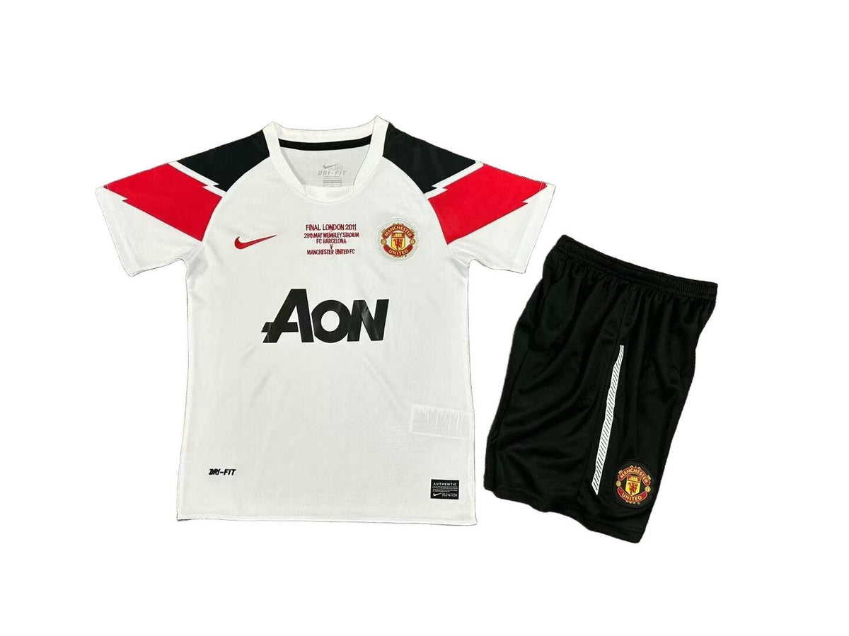 Manchester United 2010/11 Away Kids