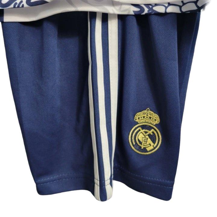 Real Madrid Dragon Blanco Premium Kids Size Kit - FutKulture