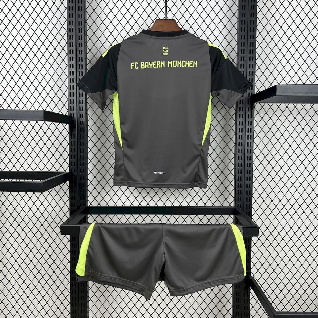 2025/2026 Bayern Munchen Goalkeeper Football Shirt Kids