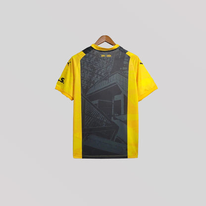Borussia Dortmund "Royal Crest" Premium Kit - FutKulture