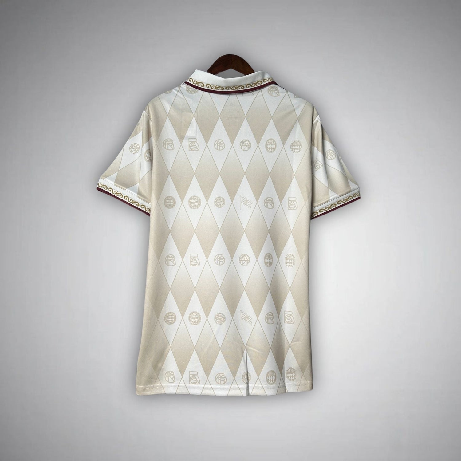 FC Bayern "Die Krone" Premium Kit - FutKulture