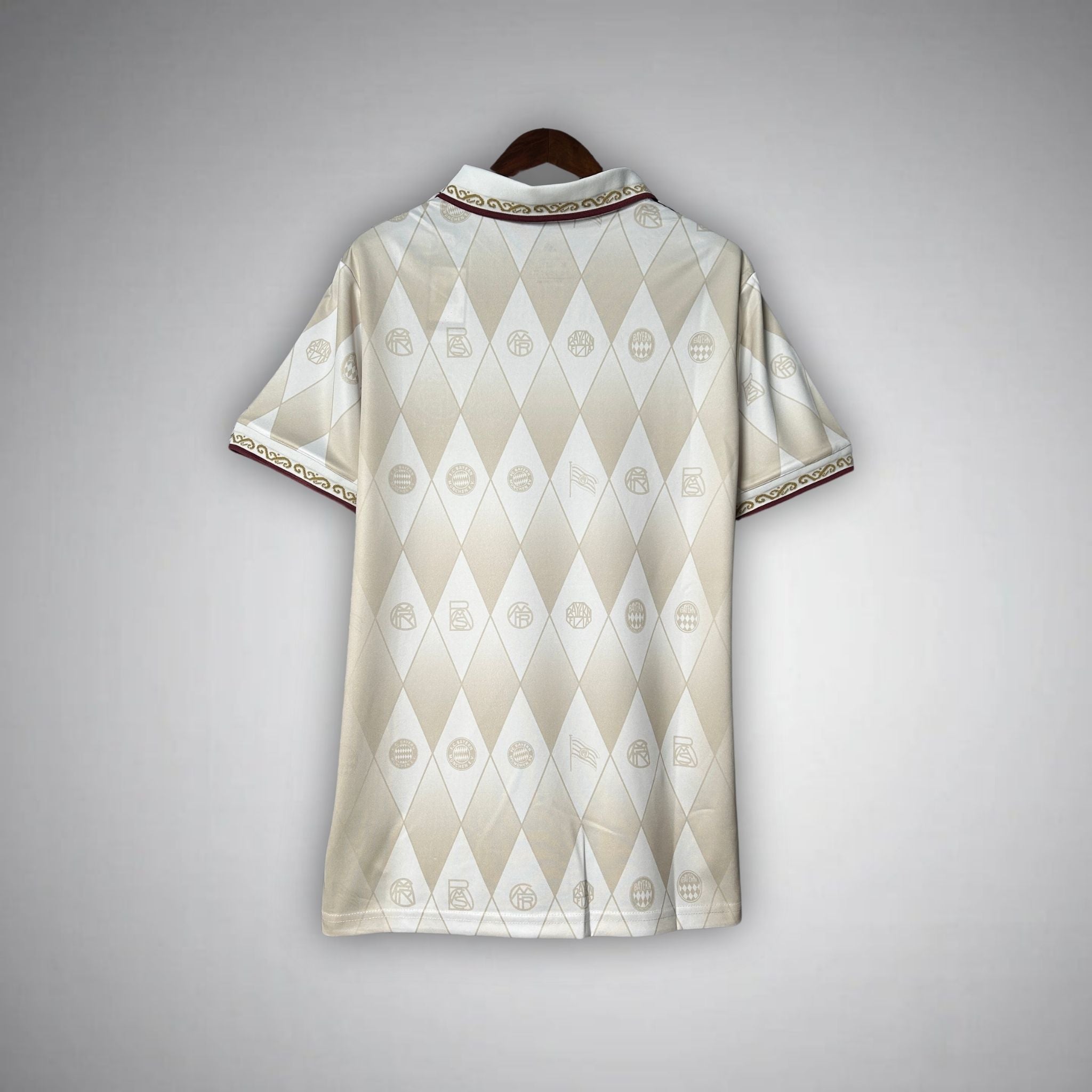 FC Bayern "Die Krone" Premium Kit - FutKulture