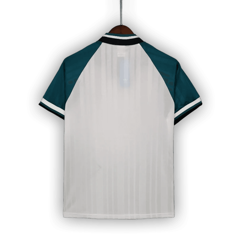 Liverpool 1993/95 Away